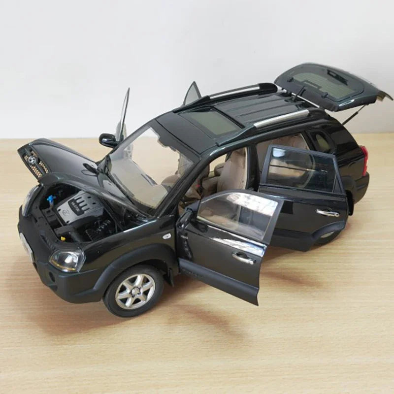 Hyundai Tucson Old Suv Alloy Simulation Car Model Die Cast 1:18 Scale Souvenir Collect Adult Hobby Metal Toy Gift Static Display