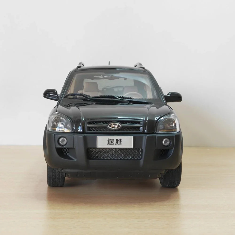 Hyundai Tucson Old Suv Alloy Simulation Car Model Die Cast 1:18 Scale Souvenir Collect Adult Hobby Metal Toy Gift Static Display