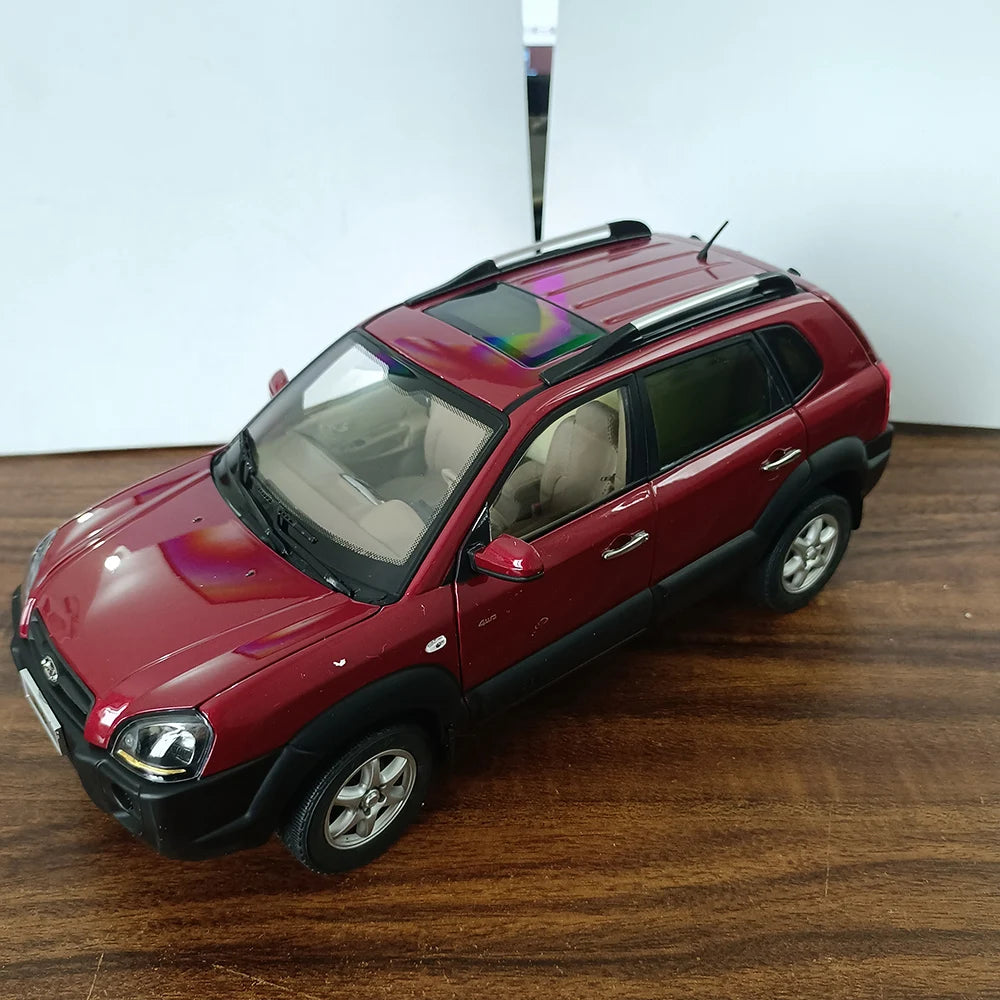 Hyundai Tucson Old Suv Alloy Simulation Car Model Die Cast 1:18 Scale Souvenir Collect Adult Hobby Metal Toy Gift Static Display